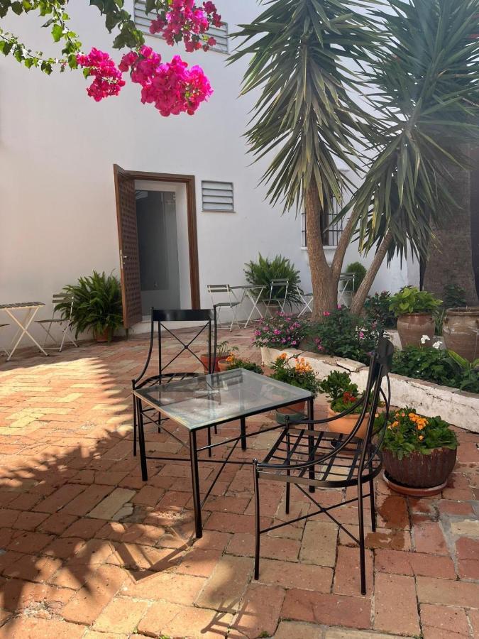 Clarisas Suites Carmona  Buitenkant foto