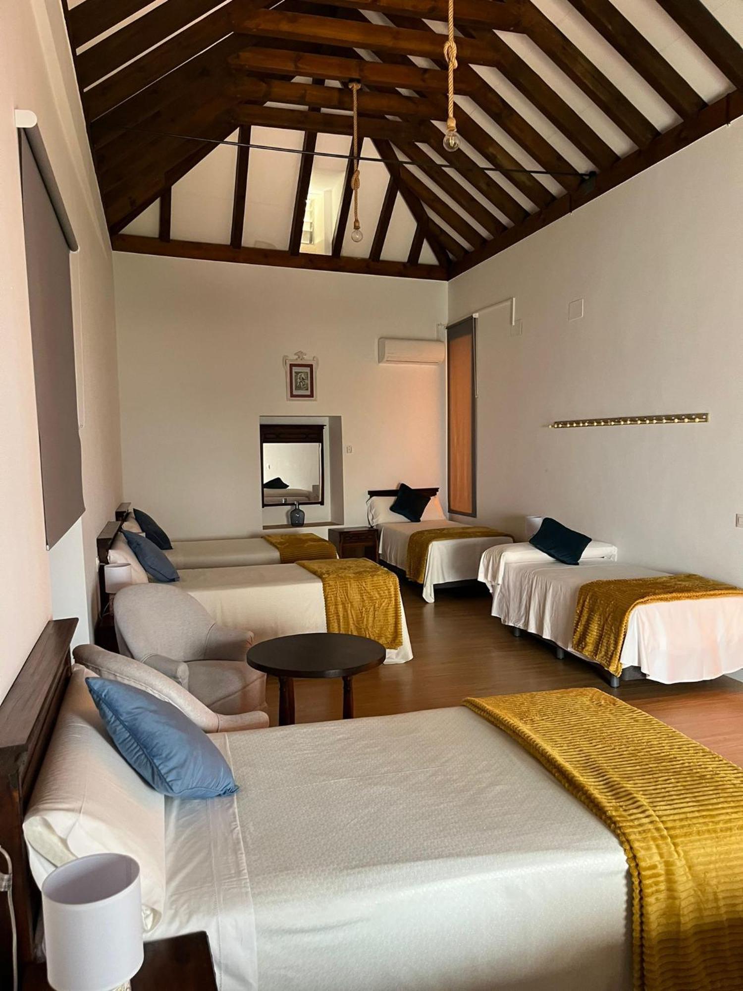Clarisas Suites Carmona  Buitenkant foto