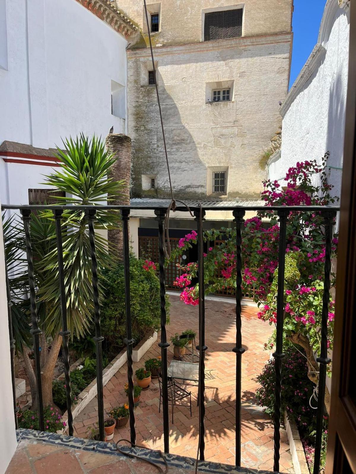 Clarisas Suites Carmona  Buitenkant foto
